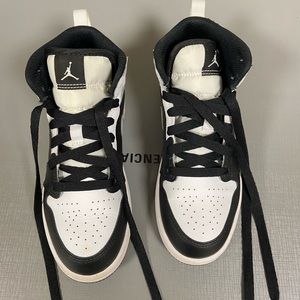 Kids size 2 Jordan’s